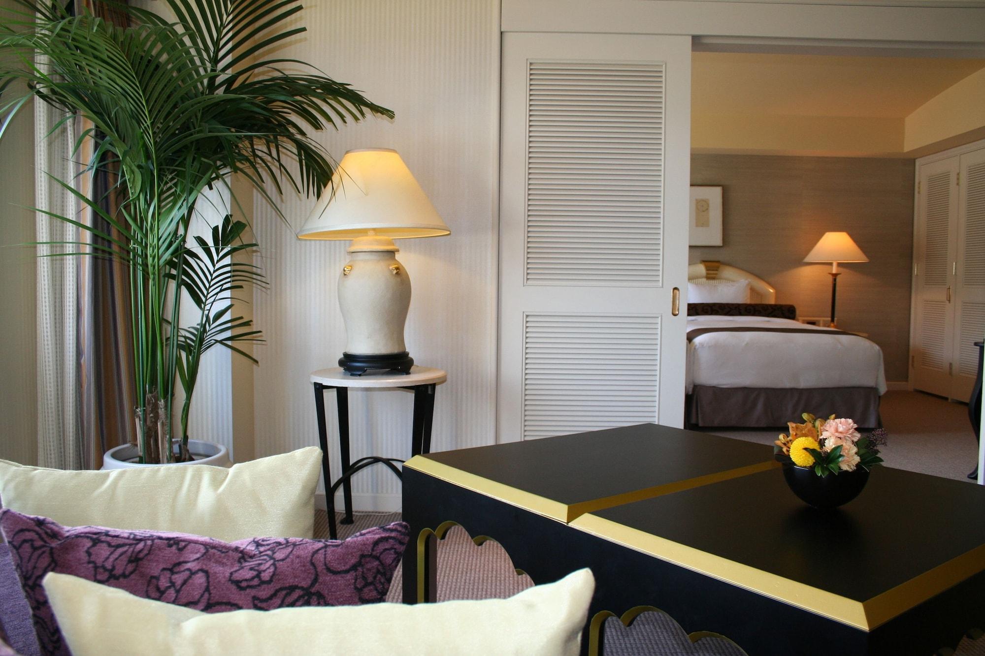 Miyako Hotel Gifu Nagaragawa Екстериор снимка A suite at the Mandarin Oriental, Singapore