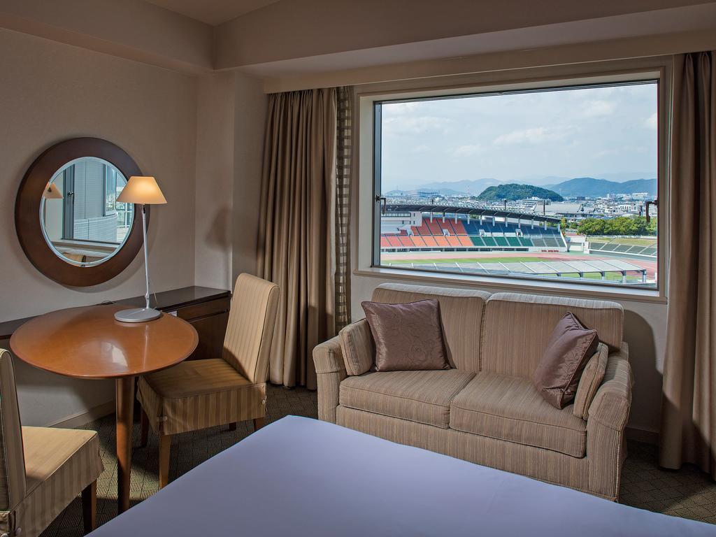 Miyako Hotel Gifu Nagaragawa Екстериор снимка A room at the hotel